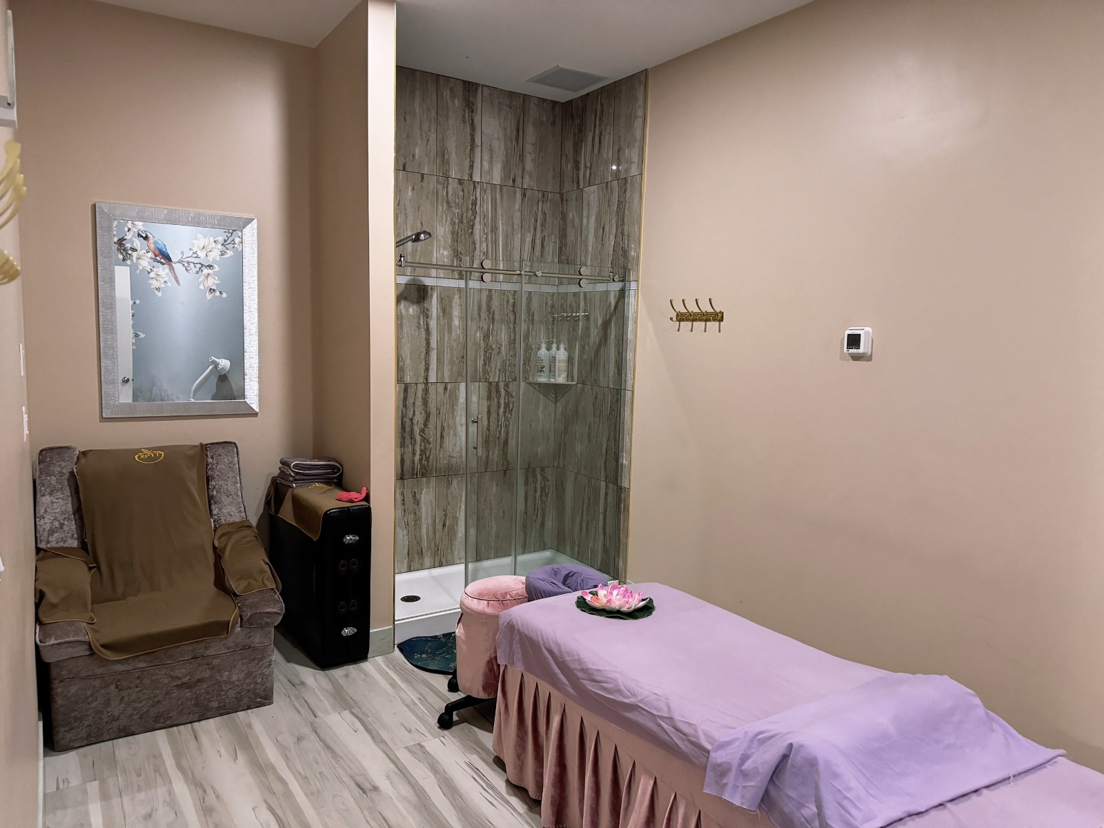 treatment room ting ting